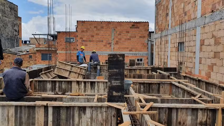 Agora Grupo Inmobiliario Sas