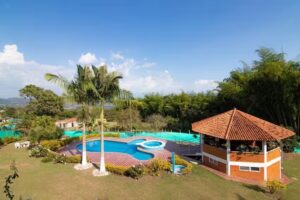 ALQUILER FINCAS EN EL LAGO CALIMA