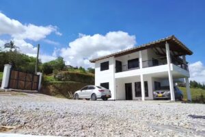 Asegura soluciones Log&iacute;sticas e inmobiliarias