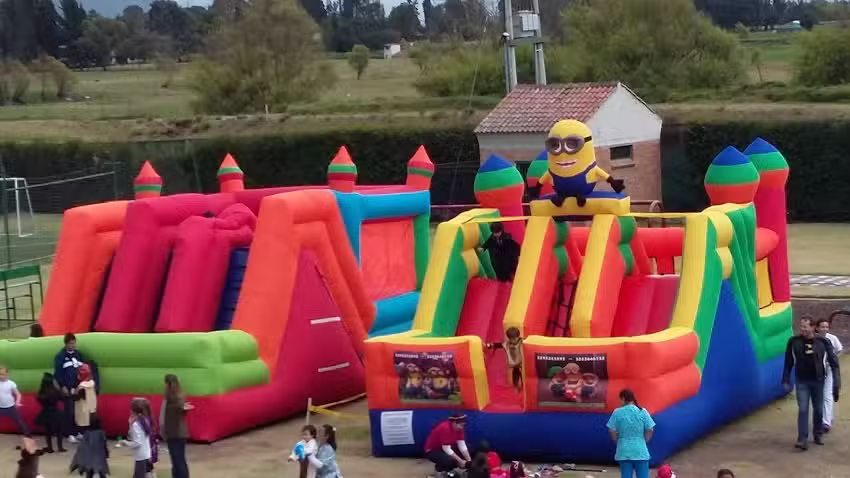 Atracciones inflables Zipaquir&aacute; Diver piruetas