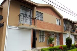 Casanevo Bienes Raíces