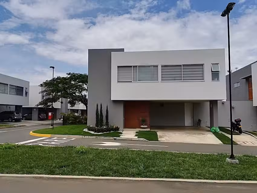 EASYHOME AGENTES INMOBILIARIOS ESPECIALIZADOS