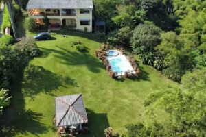 Finca N&aacute;poles