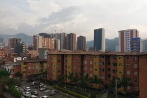 Inmobiliaria AyT internacional SAS