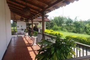 INMOBILIARIA FINCA RA&Iacute;Z JAIRO PRADA