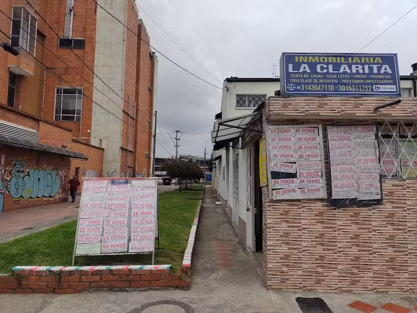 inmobiliaria la Clarita