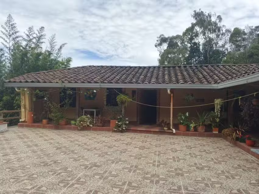 Innovar Ra&iacute;z Santa Elena Antioquia Venta de propiedades