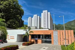 JULIAN ROA Inmobiliaria & Construcciones