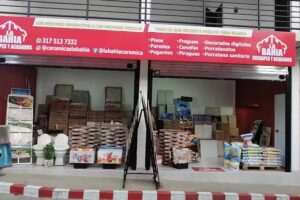 La Bah&iacute;a Enchapes y Acabados