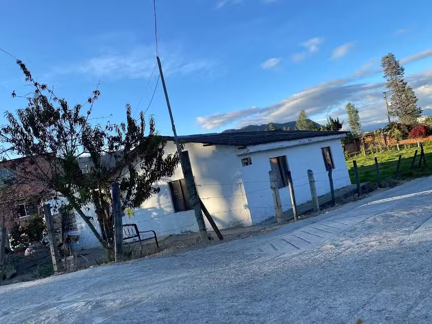 Lote esquinero en venta Cajic&aacute;