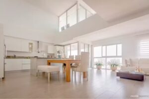 MARISOL FERIS BROKER