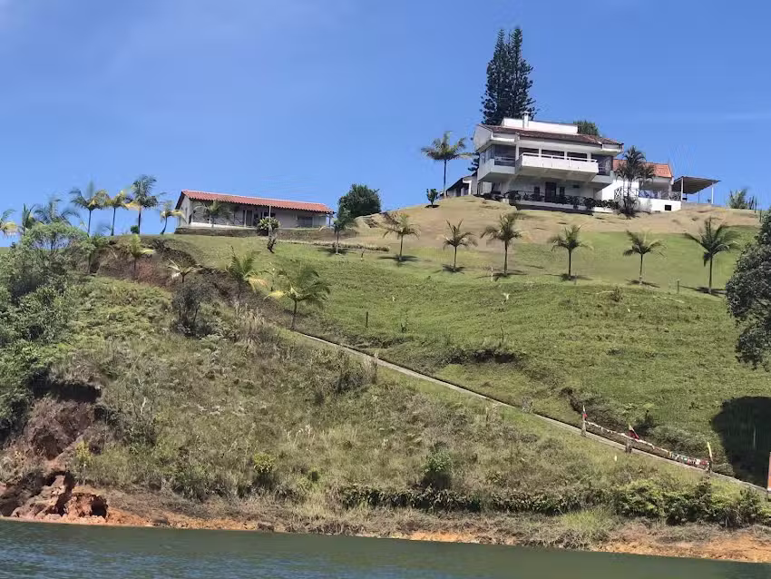 Paradise Lake Finca Hotel