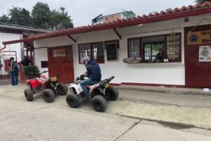 Quindio Tours&Turistik info. Tour en Cuatrimotos. Arriendo de motos. Trekking to Nevados de Ruiz and Nevado el Tolima.