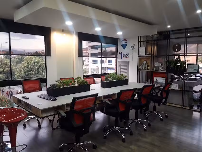 RE/MAX Esfera Inmobiliaria