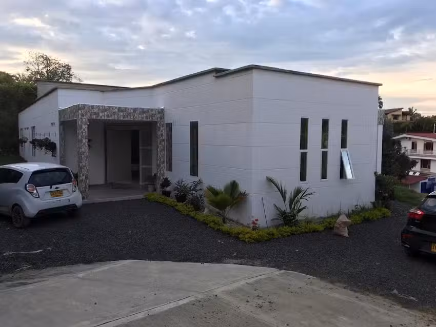 santiago uribe inmobiliaria