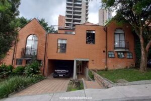 VIVA PROPIEDADES S.A.S. Apartamentos en arriendo y venta en El Poblado y Envigado.