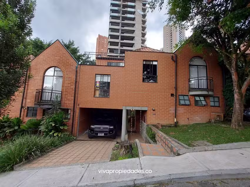 VIVA PROPIEDADES S.A.S. Apartamentos en arriendo y venta en El Poblado y Envigado.